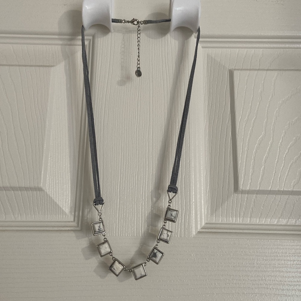 Loft Necklace
